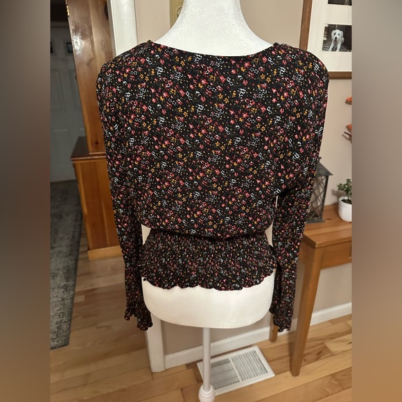 Paper Crane Black Floral Smocked Blouse - Picture 5 of 8